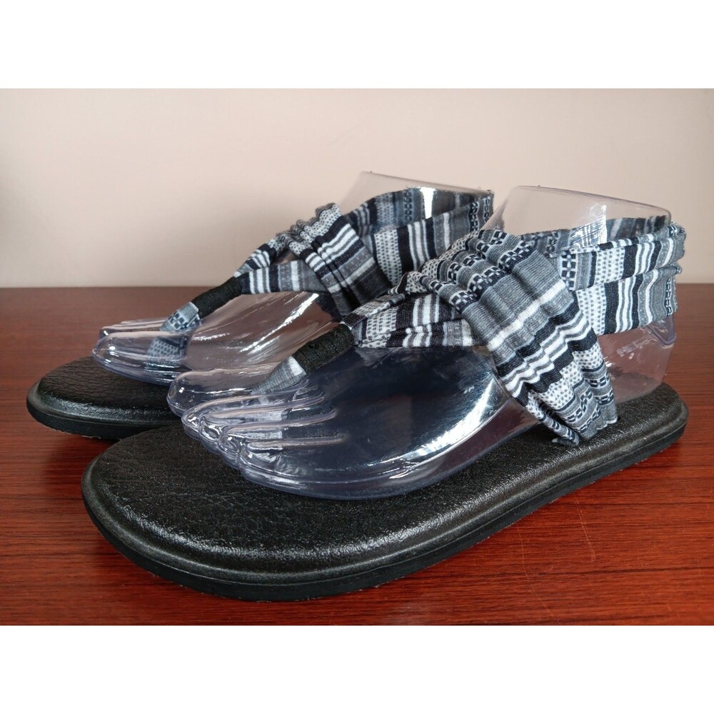 Sanuk Yoga Sling 2 Prints Thong Sandals Size 8 Gray Black Tribal Yoga Mat EUC